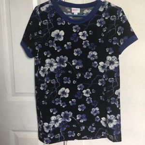 Women’s medium liv t shirt